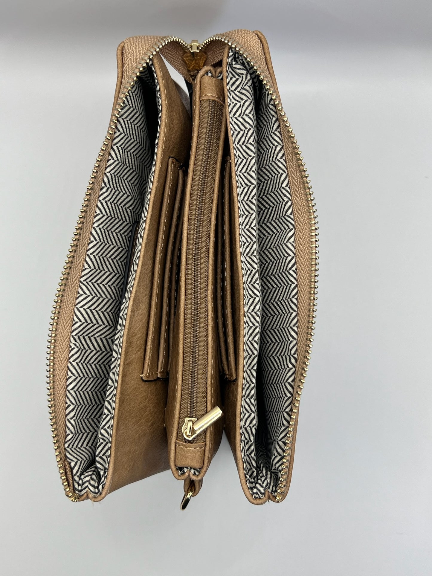 Riley Vegan Crossbody in Mocha